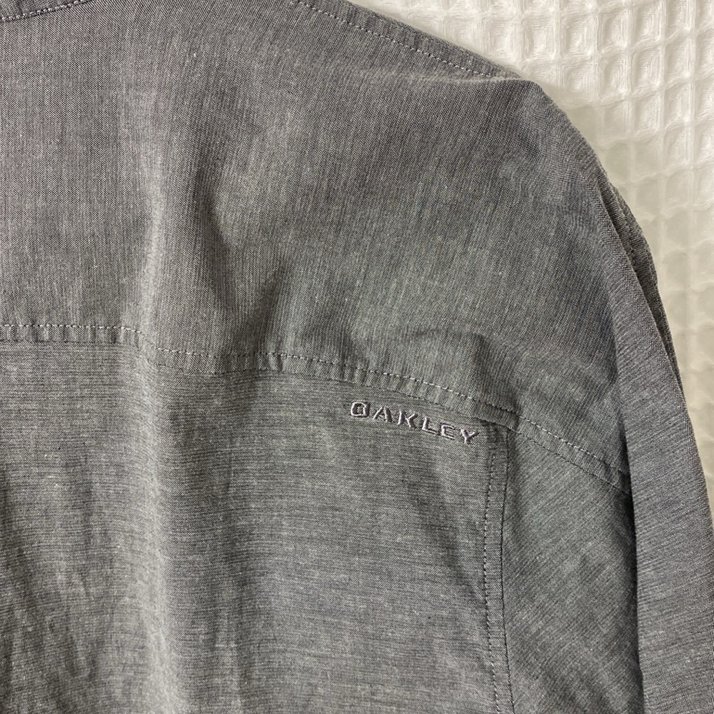 Mens Oakley Button Down with Pocket - Size XL - Picture 6 of 9